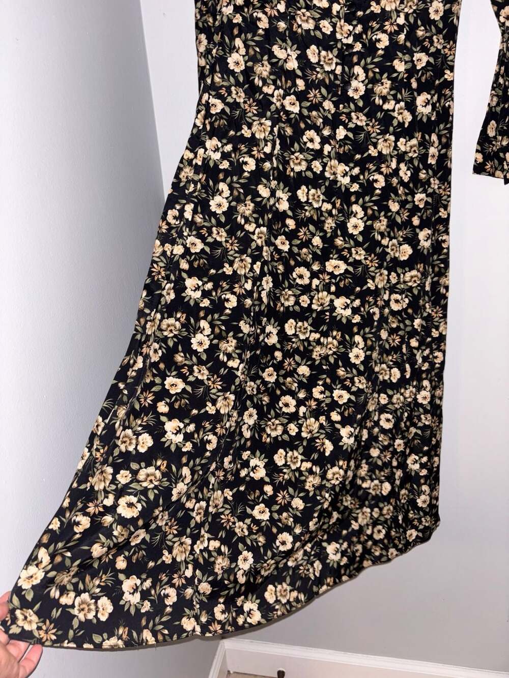 Switch Women's Casual Black Ditsy Floral Long Sleeve Midi Dress - Picture 5 of 7